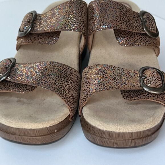Dansko Sophie Sandals 9.5 Wedge Leather Clogs 40 Iridescent Neutral Boho Wedges - Picture 7 of 16